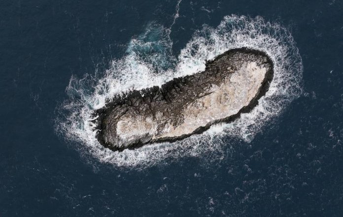 اكتشاف جزيرة في بحر ويديل. © معهد ألفريد فيغنر/كريستيان هاس